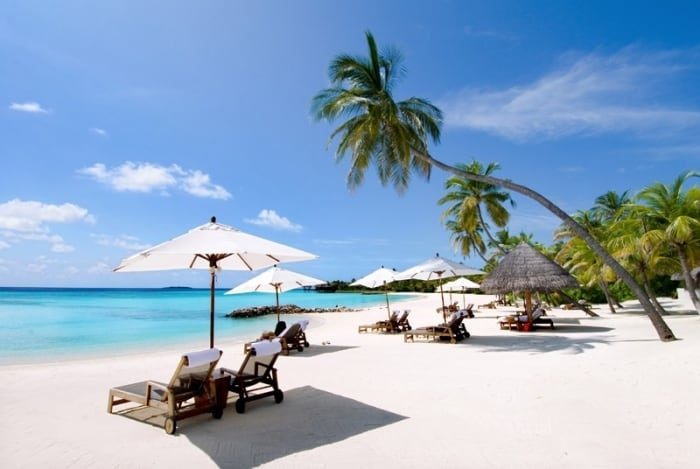 Cine vine cu mine în Maldive?